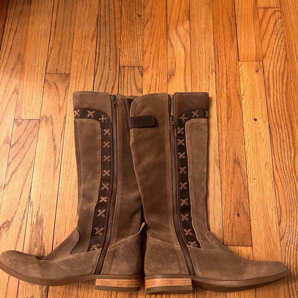 BORN B.O.C (size 6 1/2) Albi Tall Boots - Picture 5 of 8